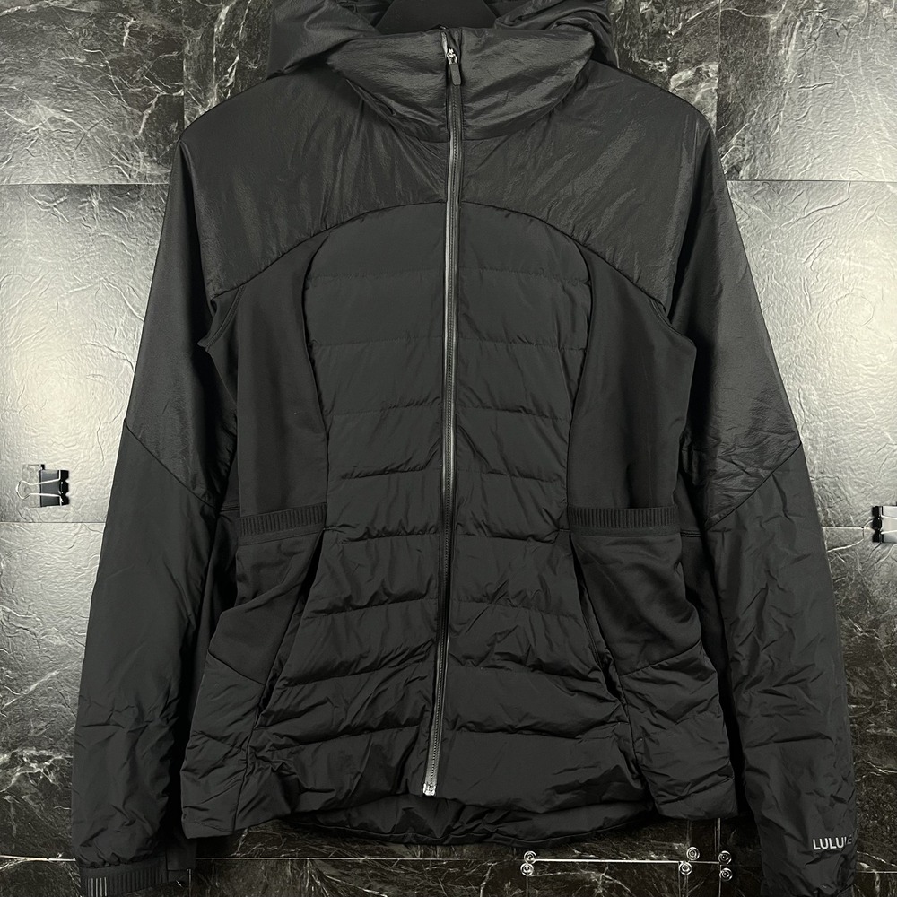 Lululemon Women's Down for It All Running Puff Jacket Fits Small -Flaws